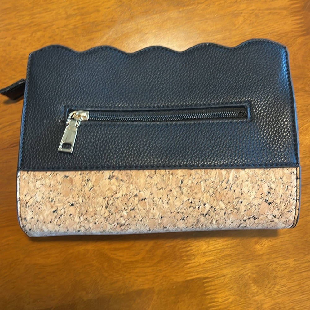 Cross Body Bag Purse Black and Cork Accent Bag New WOT Detachable Shoulder Strap